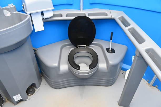 Best Portable Restroom Maintenance and Cleaning  in Great Neck Gardens, NY